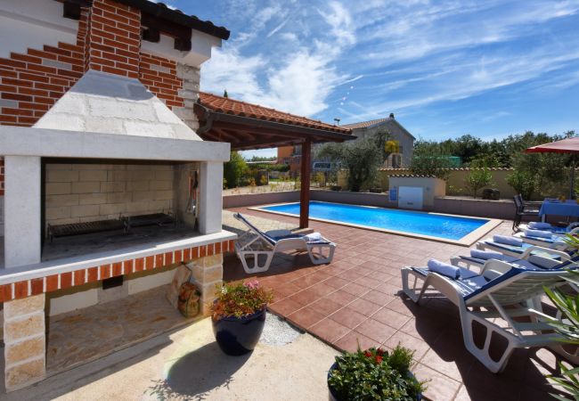 Villa in Višnjan - Villa Cherry House with pool Villa in Višnjan - Villa Cherry House with pool