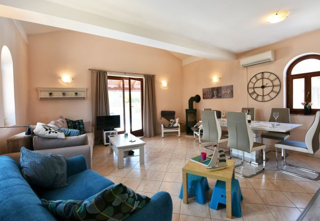 Villa in Višnjan - Villa Cherry House with pool Villa in Višnjan - Villa Cherry House with pool