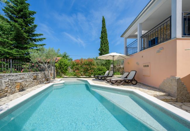 Villa in Radici - Casa Biguli Villa in Radici - Casa Biguli