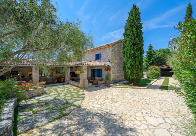 Villa in Radici - Casa Biguli Villa in Radici - Casa Biguli