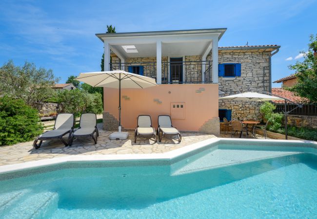 Villa in Radici - Casa Biguli Villa in Radici - Casa Biguli