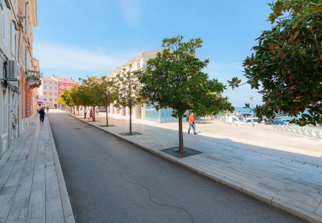 Ferienwohnung in Porec - Deluxe Apartment Nina by the sea in Porec, Istria Ferienwohnung in Porec - Deluxe Apartment Nina by the sea in Porec, Istria