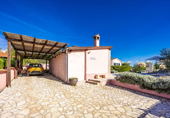 Villa in Pinezici - Villa Maddalena with private pool in Tinjan, Istra Villa in Pinezici - Villa Maddalena with private pool in Tinjan, Istra