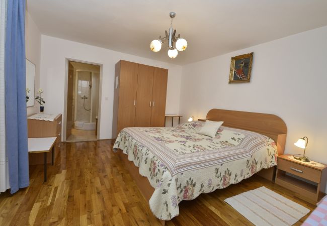 Zimmeranmietung in Porec - Room Ana Finida 1 with balcony Zimmeranmietung in Porec - Room Ana Finida 1 with balcony