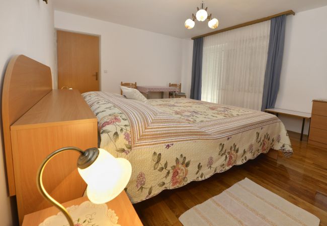Zimmeranmietung in Porec - Room Ana Finida 1 with balcony Zimmeranmietung in Porec - Room Ana Finida 1 with balcony