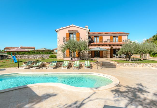 Villa in Radetici - Villa Marijanin vrt with pool in Tinjan, istria Villa in Radetici - Villa Marijanin vrt with pool in Tinjan, istria