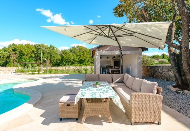 Villa in Radetici - Villa Marijanin vrt with pool in Tinjan, istria Villa in Radetici - Villa Marijanin vrt with pool in Tinjan, istria