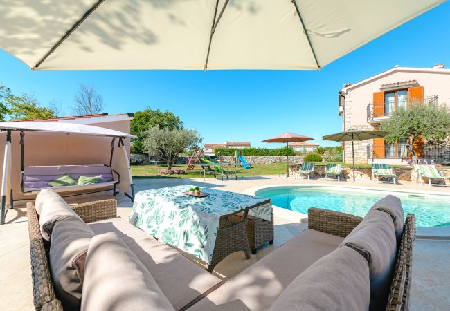 Villa in Radetici - Villa Marijanin vrt with pool in Tinjan, istria Villa in Radetici - Villa Marijanin vrt with pool in Tinjan, istria