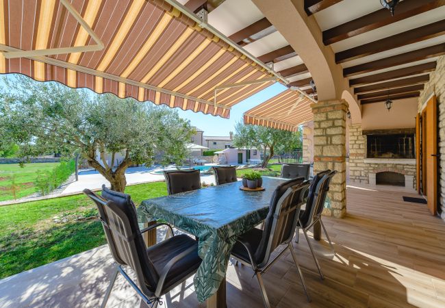 Villa in Radetici - Villa Marijanin vrt with pool in Tinjan, istria Villa in Radetici - Villa Marijanin vrt with pool in Tinjan, istria