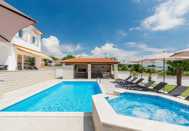 Villa in Buici - Villa Anela with pool in Porec Villa in Buici - Villa Anela with pool in Porec