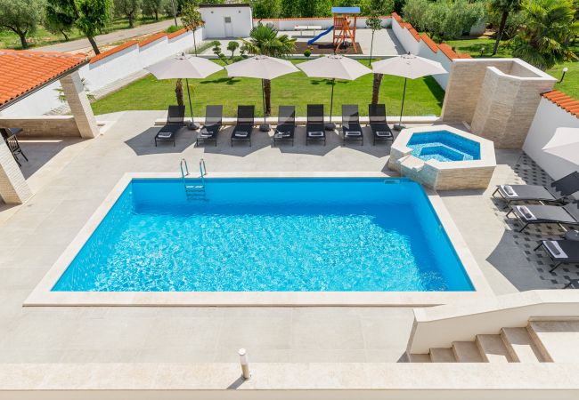 Villa in Buici - Villa Anela with pool in Porec Villa in Buici - Villa Anela with pool in Porec