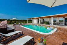 Ferienhaus in Poljica - Poolincluded Villa Almond