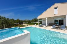 Ferienhaus in Galovac - Poolincluded Holiday Home Anima