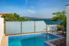Ferienwohnung in Maslenica - Poolincluded - Villa apartment Dajana