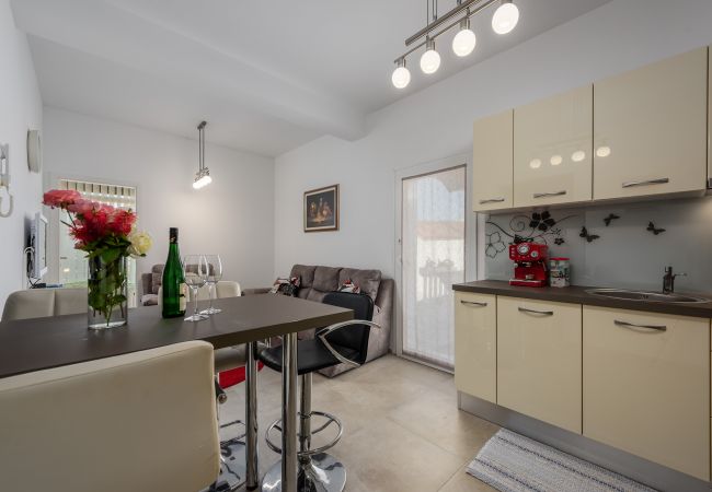 Ferienwohnung in Kukci - Apartment Vedran with heated pool, in  Porec Ferienwohnung in Kukci - Apartment Vedran with heated pool, in  Porec