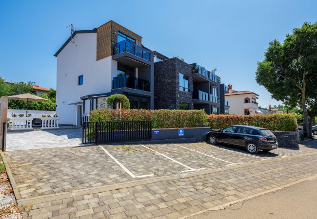 Ferienwohnung in Kukci - Apartment Vedran with heated pool, in  Porec Ferienwohnung in Kukci - Apartment Vedran with heated pool, in  Porec