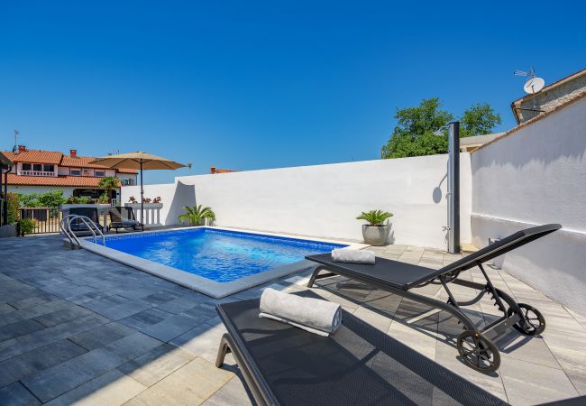 Ferienwohnung in Kukci - Apartment Vedran with heated pool, in  Porec Ferienwohnung in Kukci - Apartment Vedran with heated pool, in  Porec