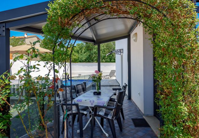 Ferienwohnung in Kukci - Apartment Vedran with heated pool, in  Porec Ferienwohnung in Kukci - Apartment Vedran with heated pool, in  Porec
