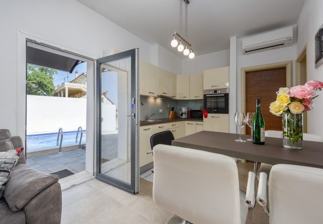 Ferienwohnung in Kukci - Apartment Vedran with heated pool, in  Porec Ferienwohnung in Kukci - Apartment Vedran with heated pool, in  Porec