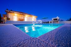 Ferienhaus in Privlaka - Poolincluded Villa Privlaka