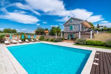Villa in Gornje Raštane - Poolincluded Villa Kadulja Bozini