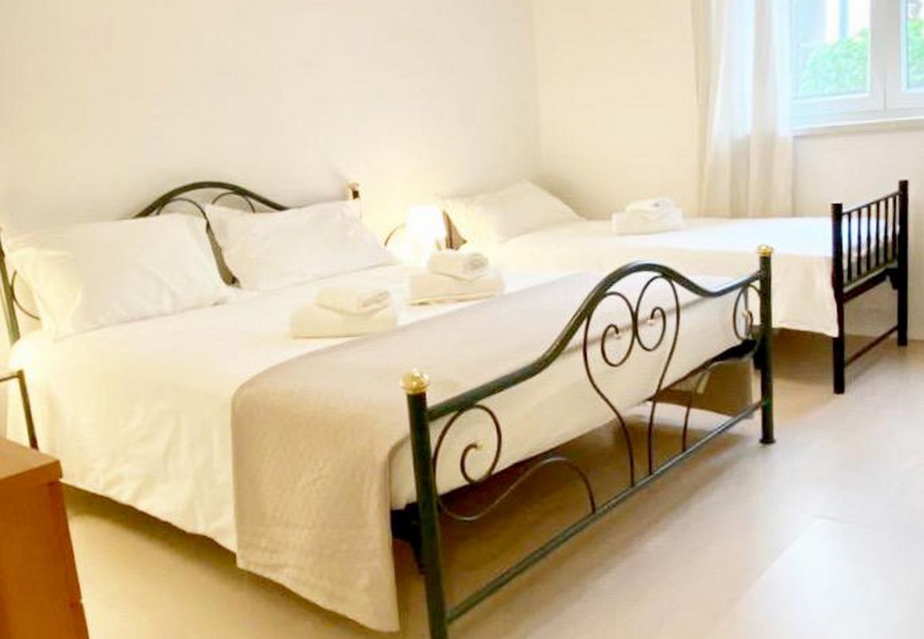 Ferienwohnung in Funtana - Apartment Iris Ferienwohnung in Funtana - Apartment Iris
