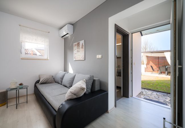 Ferienwohnung in Vrvari - Charming  Apartment Rose  I Ferienwohnung in Vrvari - Charming  Apartment Rose  I