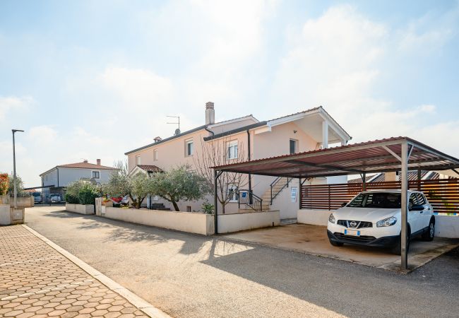 Ferienwohnung in Vrvari - Charming  Apartment Rose  I Ferienwohnung in Vrvari - Charming  Apartment Rose  I