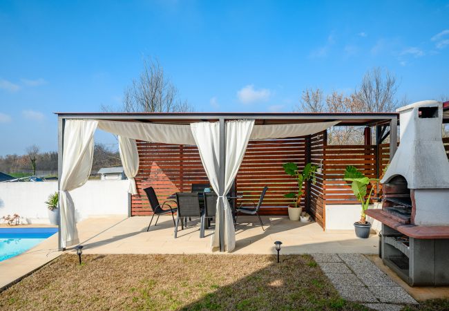 Ferienwohnung in Vrvari - Charming  Apartment Rose  I Ferienwohnung in Vrvari - Charming  Apartment Rose  I