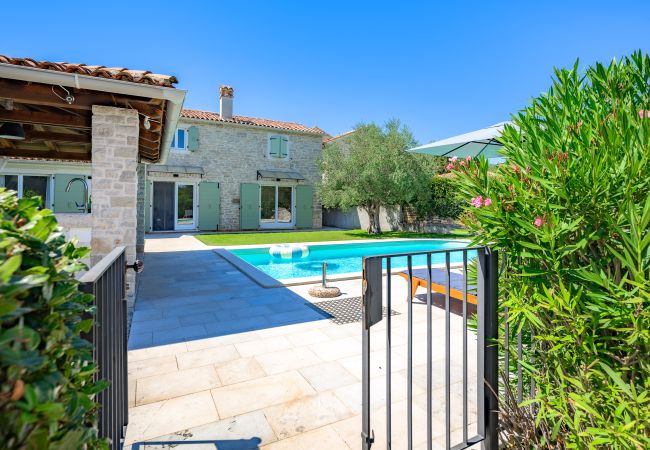 Villa in Orbani - Villa Veromi with heated pool in Istria Villa in Orbani - Villa Veromi with heated pool in Istria