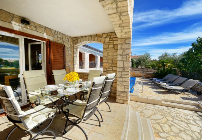 Villa a Rogovici - Villa Bianca with pool in Istria, Rogovici Villa a Rogovici - Villa Bianca with pool in Istria, Rogovici