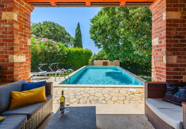 Villa a Bacva - Villa Hrast Bacva with Pool in Višnjan, Istria