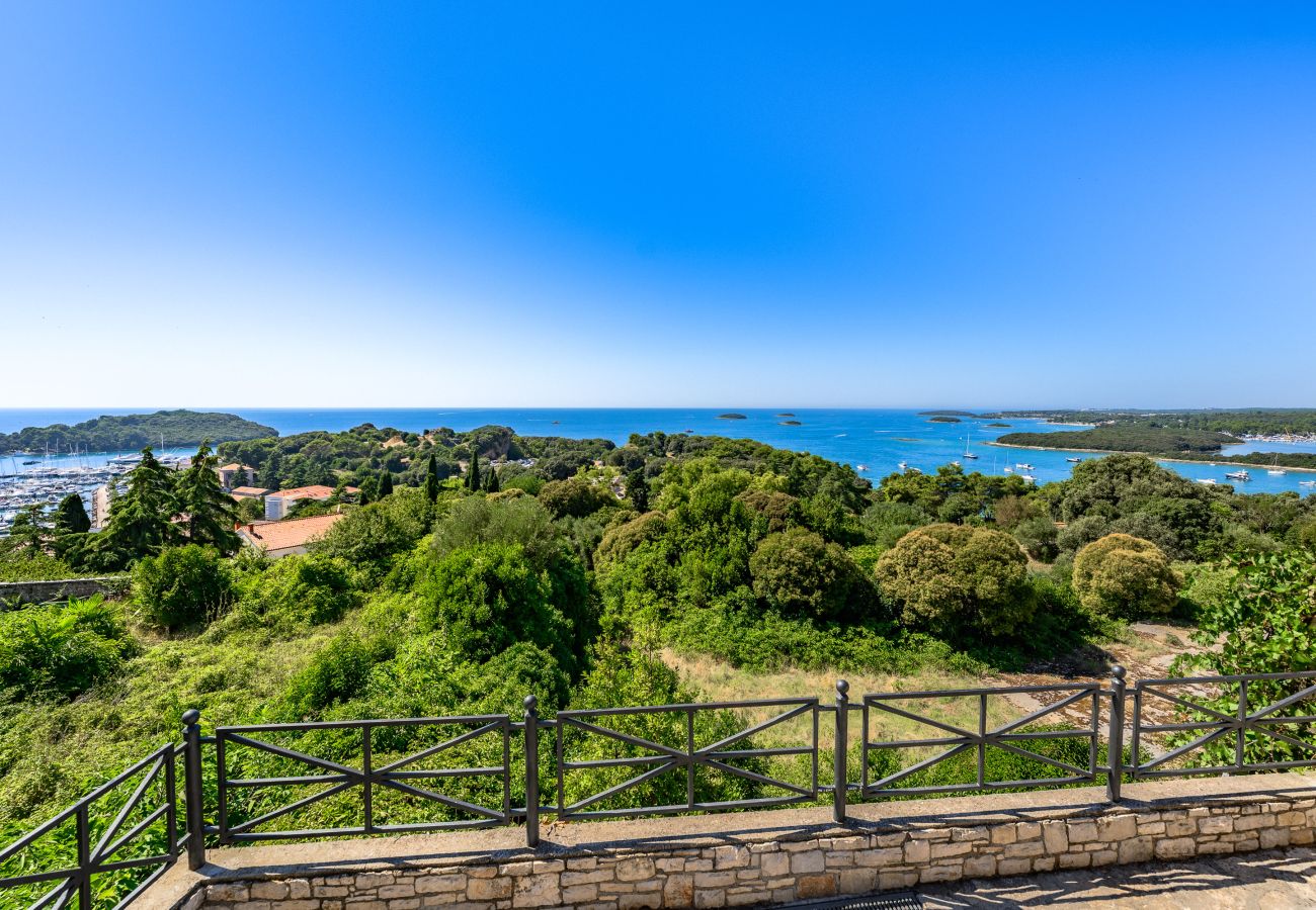 Villa a Vrsar - Villa Carla- Istrian Stone Villa with Sea View Villa a Vrsar - Villa Carla- Istrian Stone Villa with Sea View