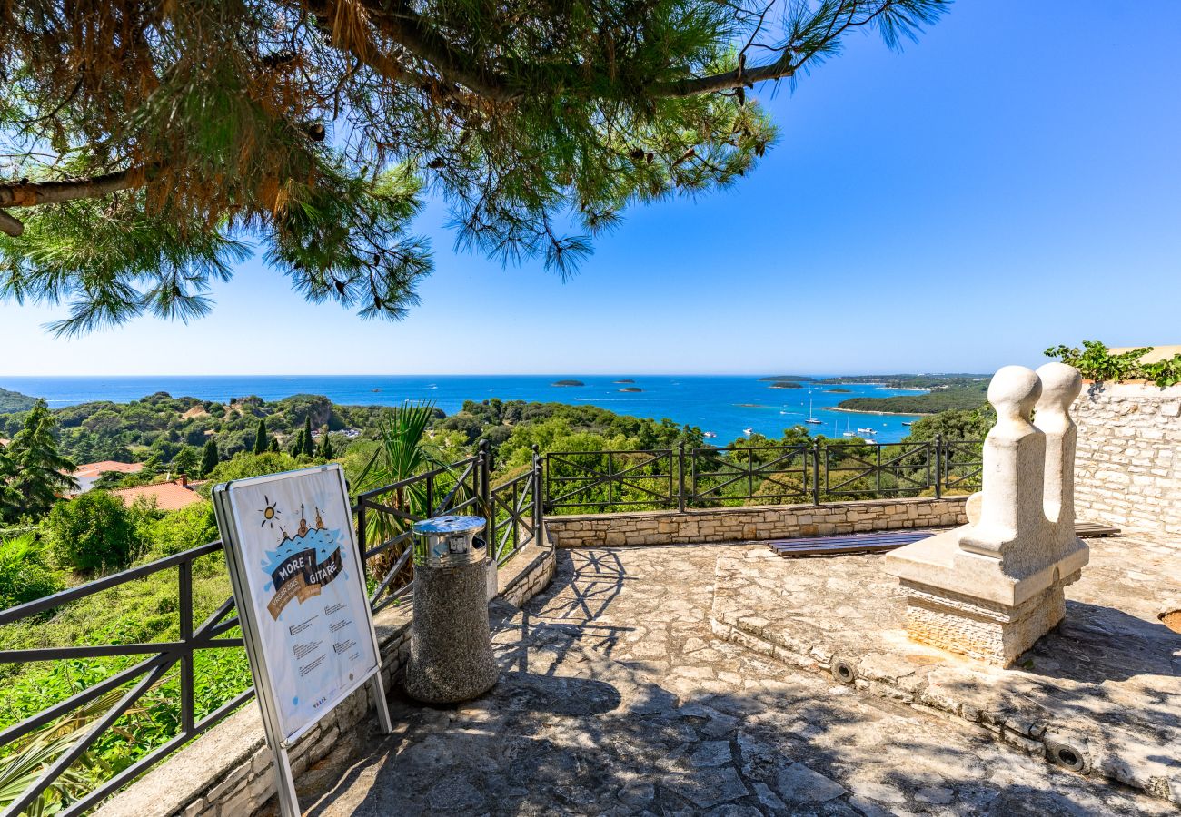 Villa a Vrsar - Villa Carla- Istrian Stone Villa with Sea View Villa a Vrsar - Villa Carla- Istrian Stone Villa with Sea View