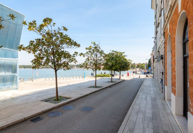 Appartamento a Porec - Deluxe Apartment Nina by the sea in Porec, Istria Appartamento a Porec - Deluxe Apartment Nina by the sea in Porec, Istria