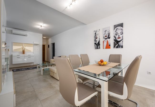 Appartamento a Kukci - Apartment  Monika with private pool in Porec Appartamento a Kukci - Apartment  Monika with private pool in Porec
