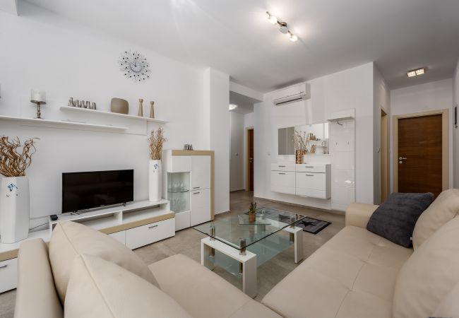 Appartamento a Kukci - Apartment  Monika with private pool in Porec Appartamento a Kukci - Apartment  Monika with private pool in Porec
