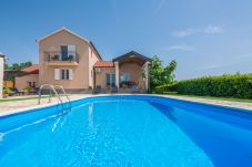 Casa a Policnik - Poolincluded Holiday Home Josipa