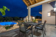 Casa a Policnik - Poolincluded Holiday Home Josipa