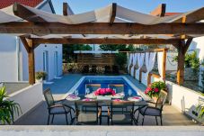 Casa a Maslenica - Poolincluded Holiday Home Ivona