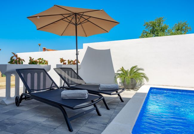  a Kukci - Apartment Vedran with heated pool, in  Porec