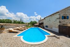 Casa rurale a Višnjan - Apartment with private pool Suna