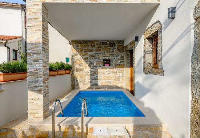 Casa a Grožnjan - Casa Piccola Leona with pool in Groznjan