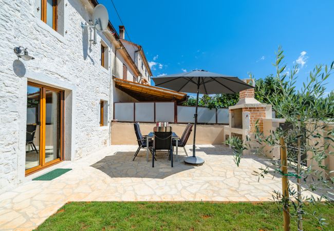 Casa a Cerjani - Casa Simona with pool in Kastelir, Istria Casa a Cerjani - Casa Simona with pool in Kastelir, Istria