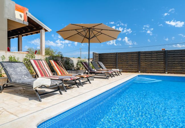 Casa a Cerjani - Casa Simona with pool in Kastelir, Istria Casa a Cerjani - Casa Simona with pool in Kastelir, Istria