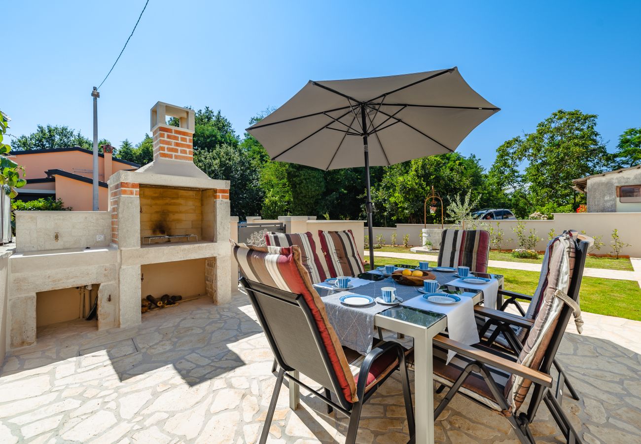 Casa a Cerjani - Casa Simona with pool in Kastelir, Istria Casa a Cerjani - Casa Simona with pool in Kastelir, Istria