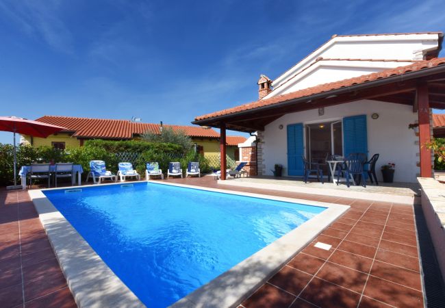 Villa Cherry House in Istria Cherry House Swimming pool and garden