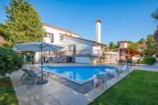 Villa in Stranici kod Nove Vasi - Villa Martimar with pool and hot tub in Istria