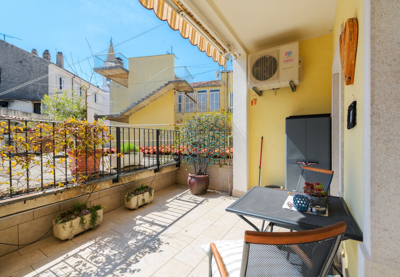 Apartment in Porec - Deluxe Apartment Nina by the sea in Porec, Istria Apartment in Porec - Deluxe Apartment Nina by the sea in Porec, Istria