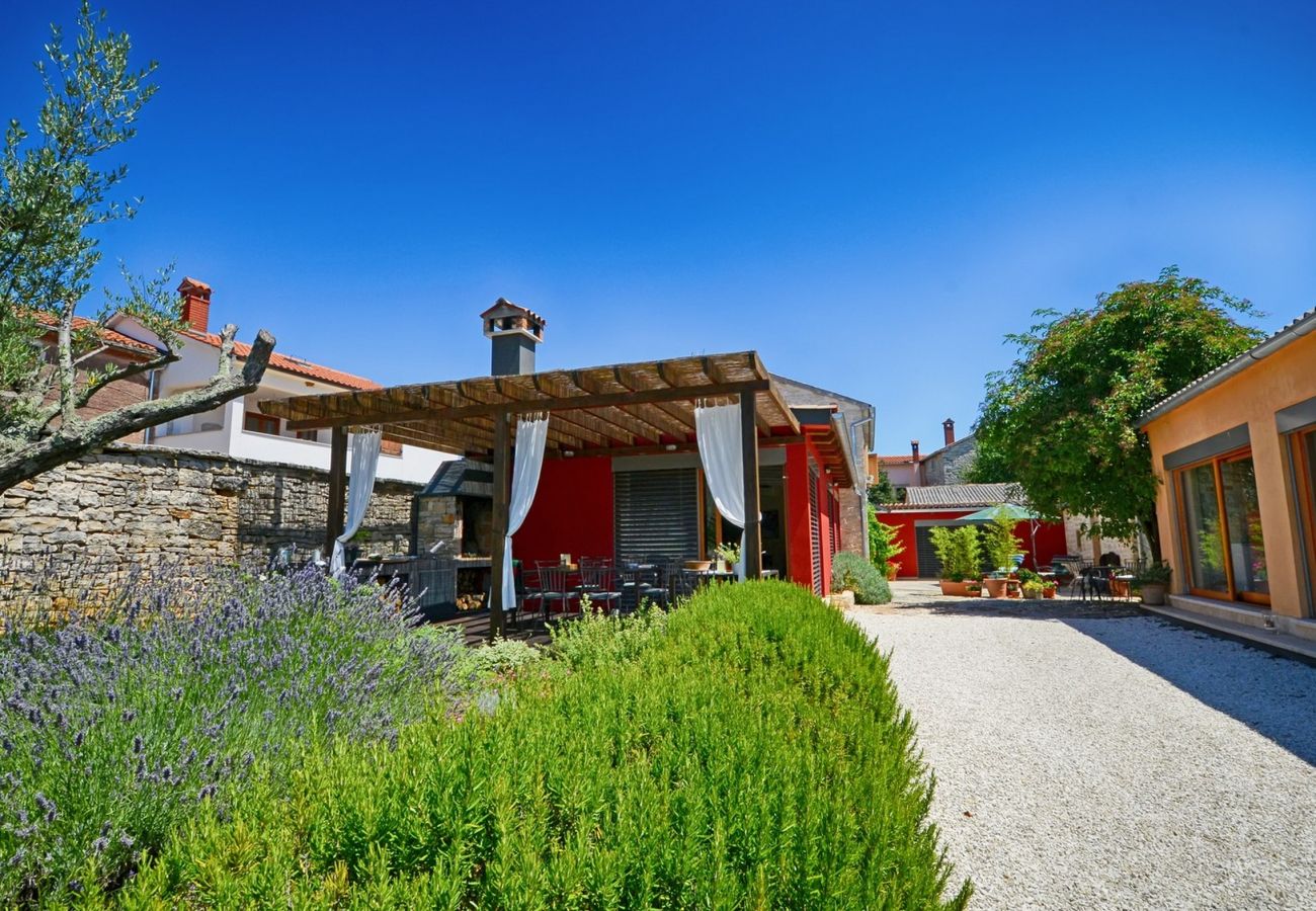 Villa with big Pool and Garden Villa with big Pool and Garden